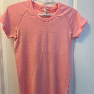 Lululemon workout top